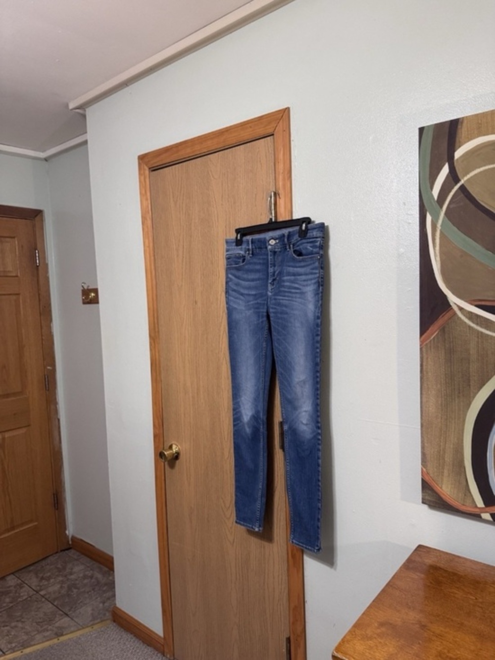 White House Black Market Size 4 Medium Wash High-Rise Skinny Leg Jeans - EUC